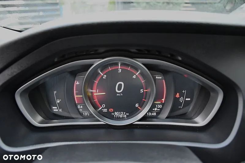 Volvo V40 D2 Momentum - 32