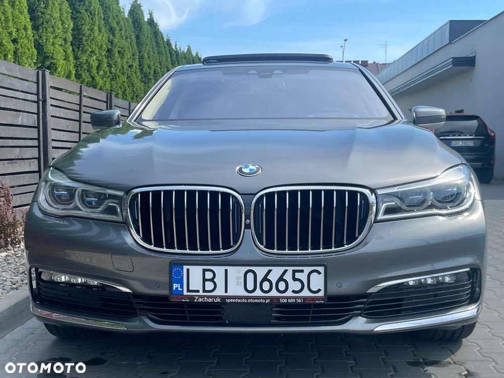 BMW Seria 7 740Le iPerformance - 17