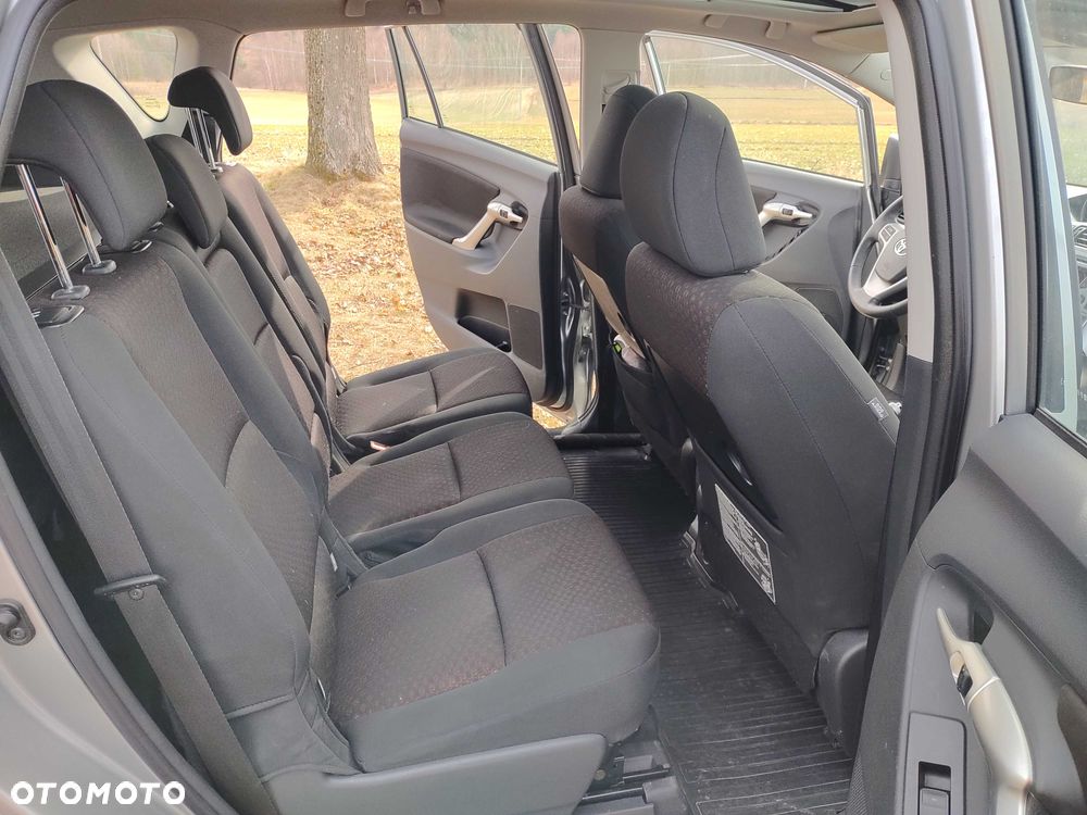 Toyota Verso - 4