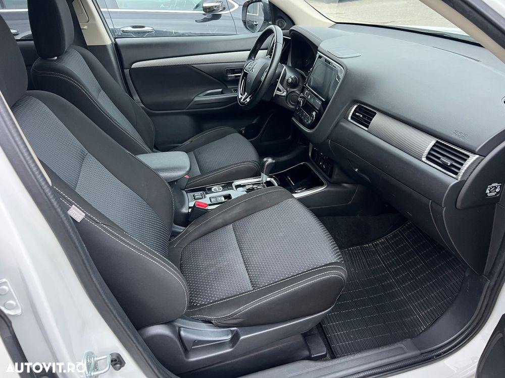 Mitsubishi Outlander - 7