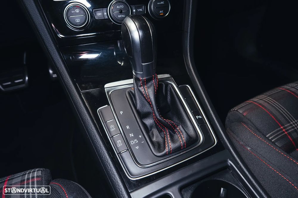 VW Golf GTI 2.0 TSI OPF DSG Performance - 28
