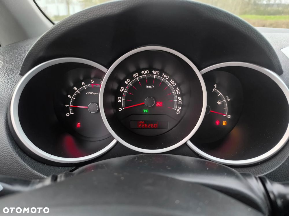 Kia Venga 1.4 CRDi M - 24