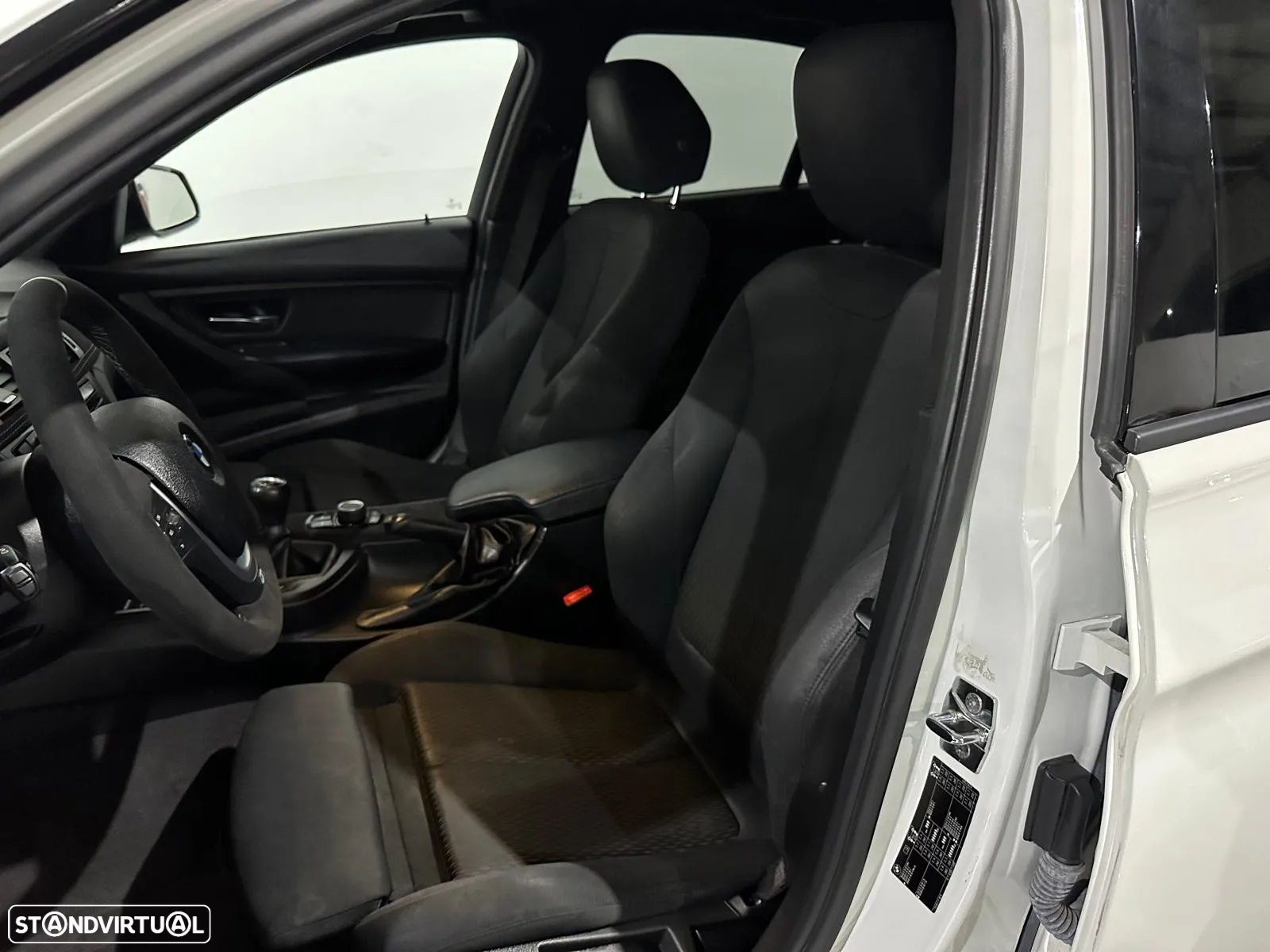 BMW 320 d Pack M - 42