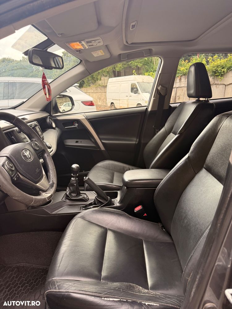 Toyota RAV4 2.2 D-4D Luxury - 21
