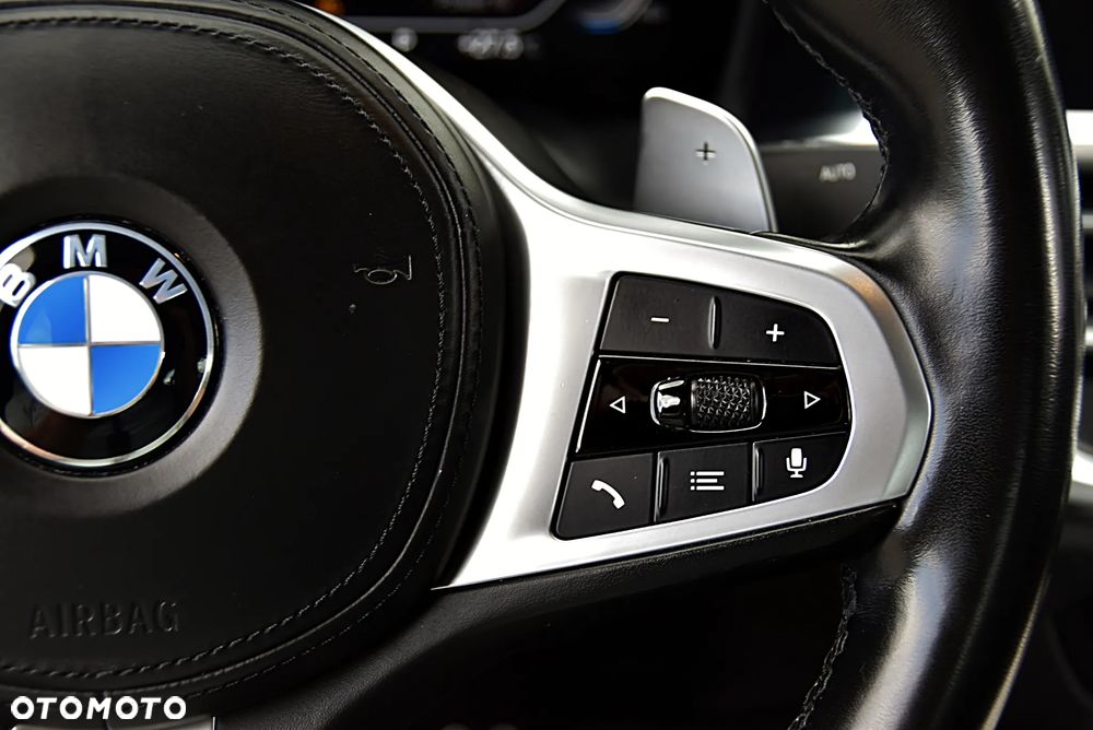 BMW Seria 3 330i xDrive - 33