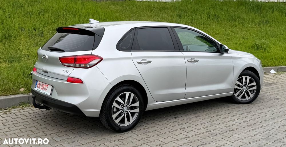 Hyundai i30 1.6 CRDI Premium - 4