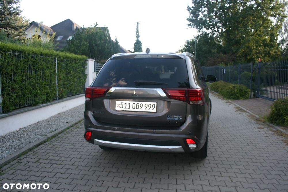 Mitsubishi Outlander Intense + - 13
