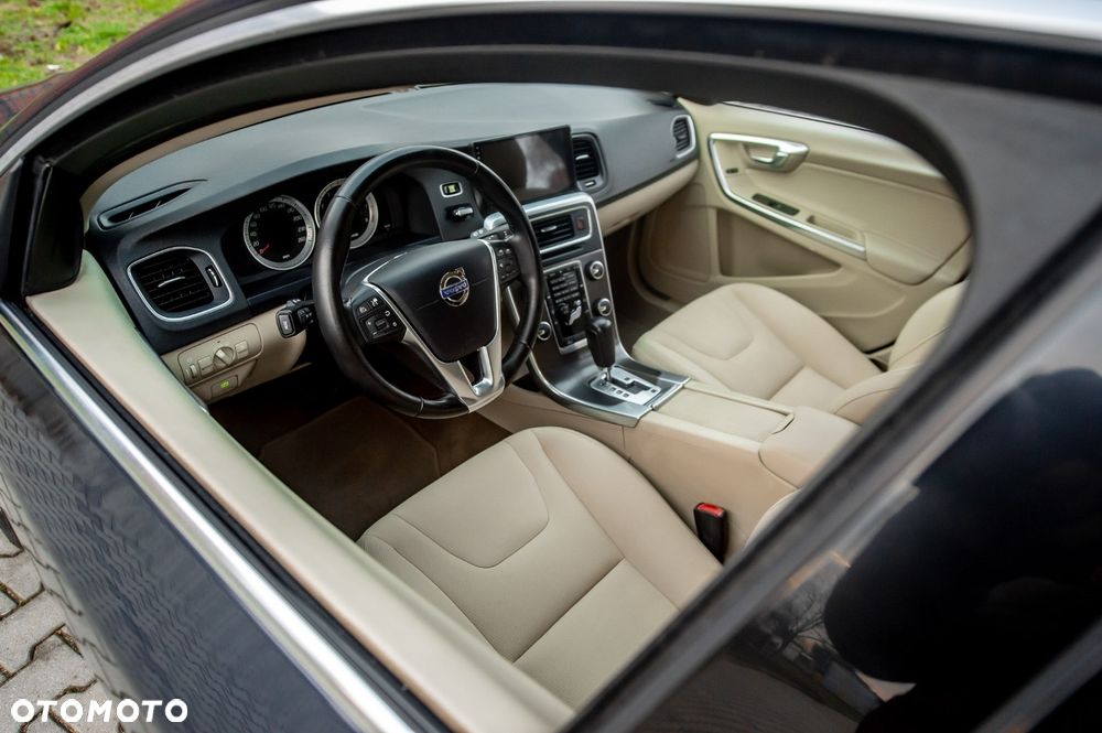 Volvo V60 T6 AWD Geartronic Momentum - 20