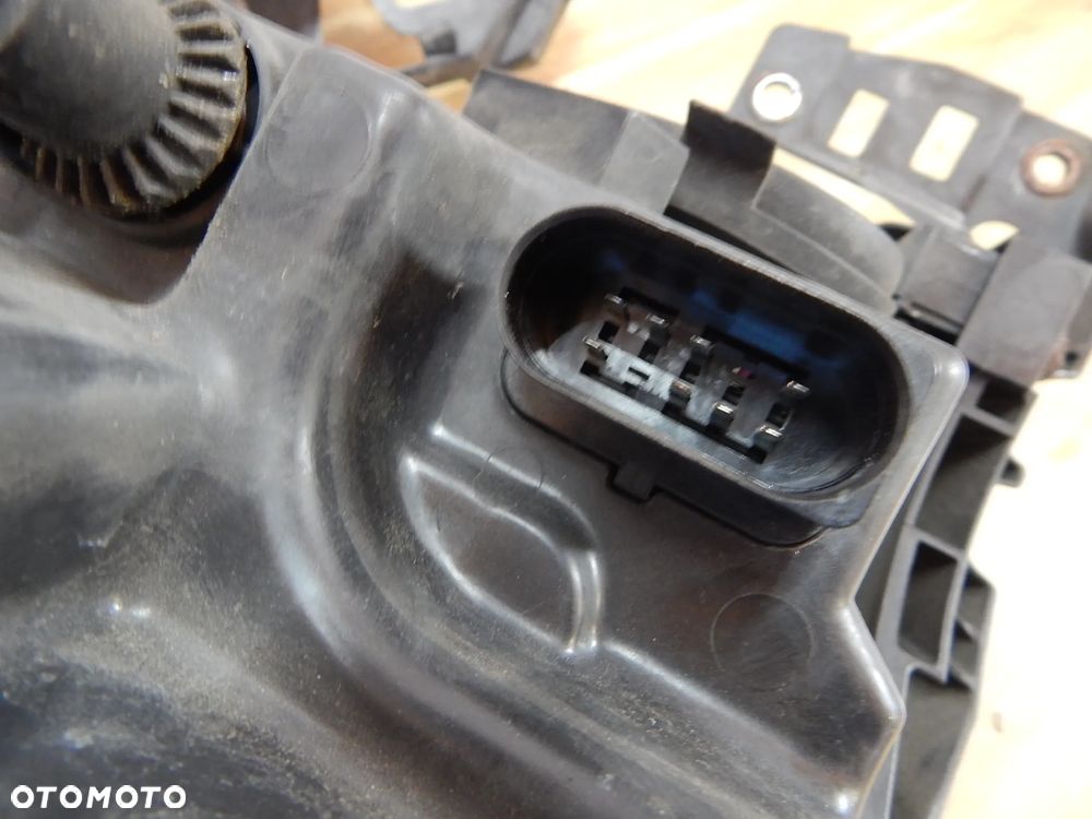 Lampa reflektor przód ślizg mocowanie VW Polo V 6R 09-17 Łuków części - 6