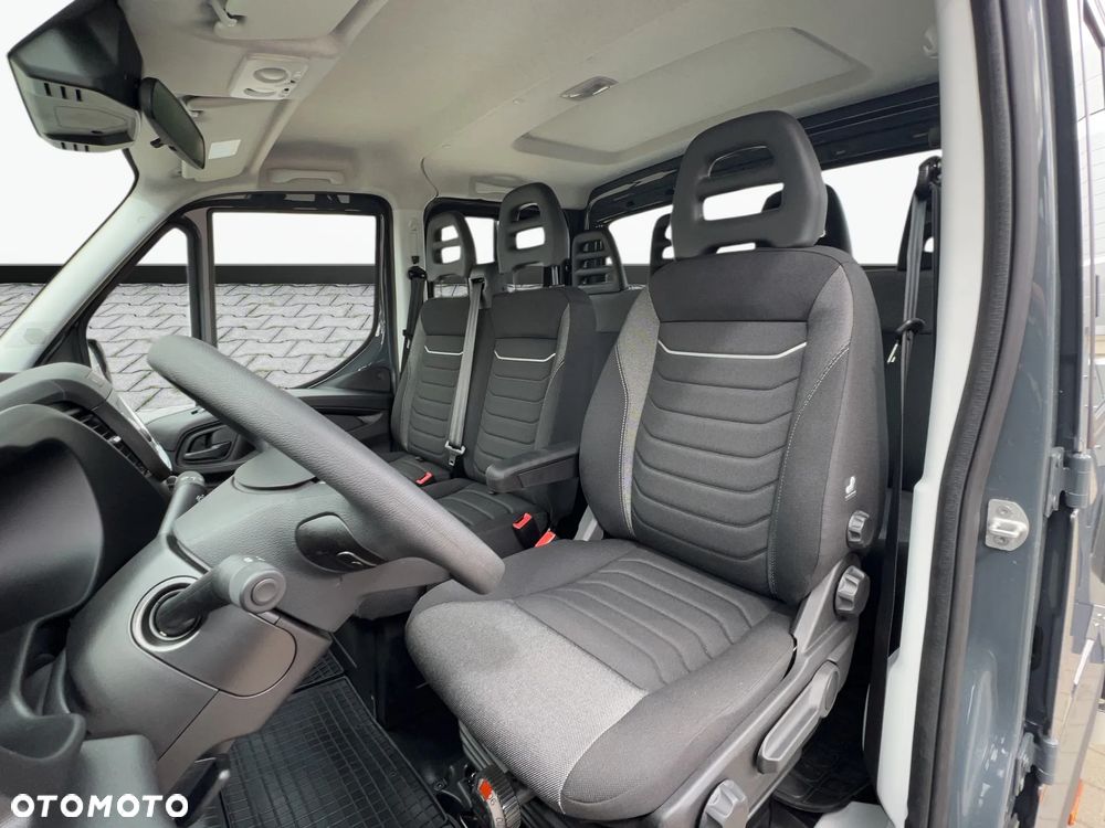 Iveco Daily 35S16H3.0 DOKA 3.0 Diesel 160KM Brygadowy 7-osób dostępny "od ręki" - 12