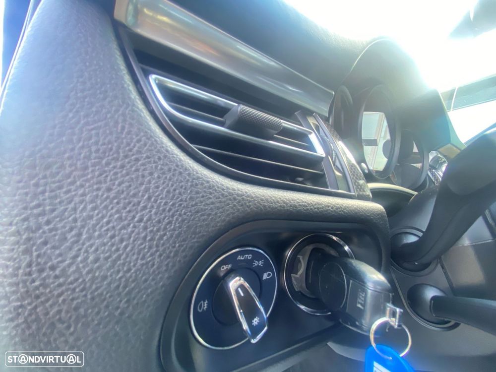 Porsche Macan S - 26