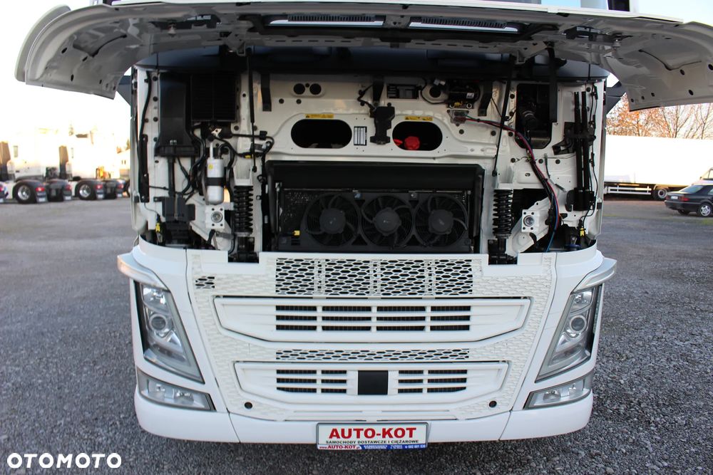 Volvo FH4 500 / LODÓWKA/ HYDRAULIKA /KLIMA POSTOJOWA/2 ZBIORNIKI/ XENON/ACC/E6/ *SERWIS FR*/ SUPER STAN / - 24