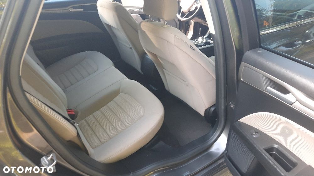 Ford Fusion - 16