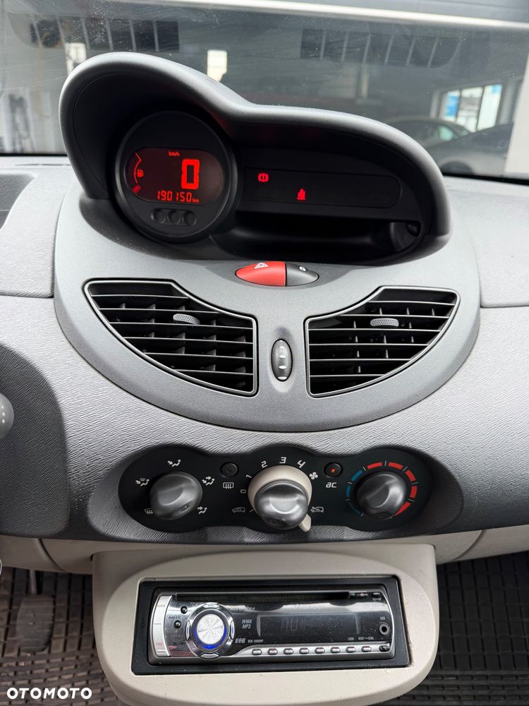 Renault Twingo 1.2 60 Authentique - 9