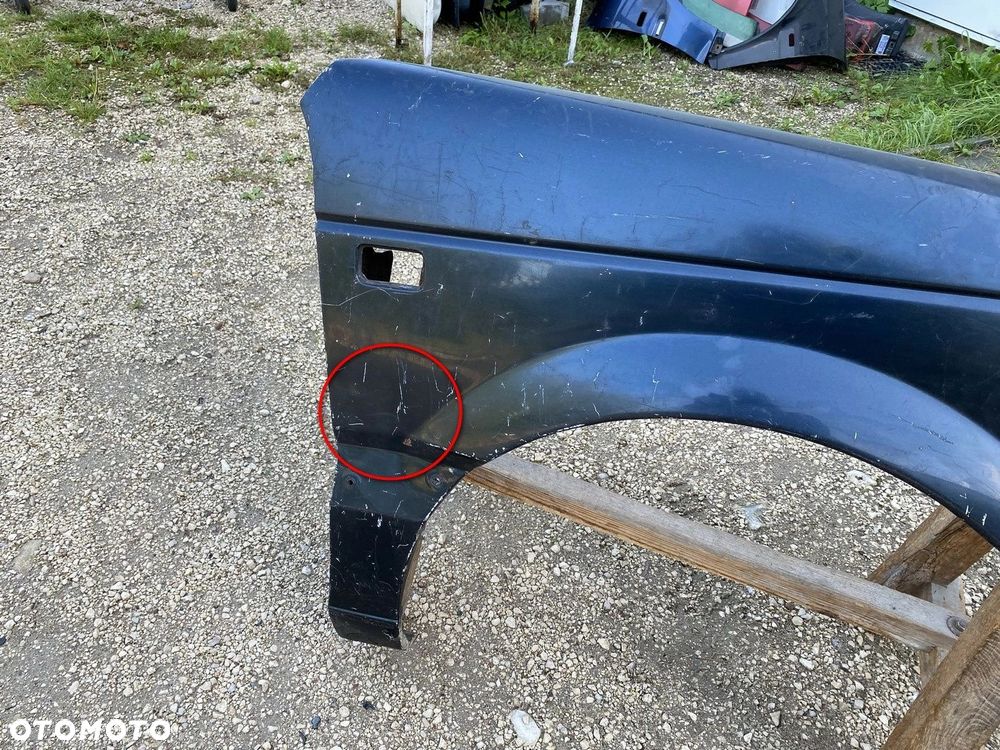 BŁOTNIK PRZEDNI PRAWY VW PASSAT B3 357821106 - 3