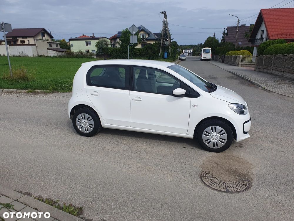 Volkswagen up! 1.0 high EU6 - 17