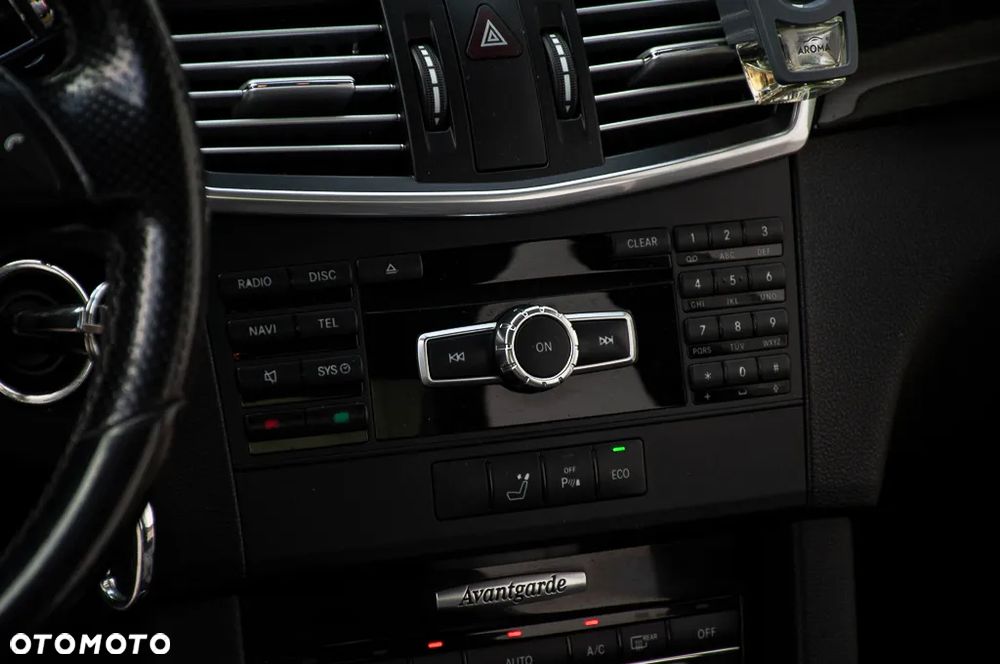 Mercedes-Benz Klasa E 220 BlueTEC 4Matic 7G-TRONIC Avantgarde - 28