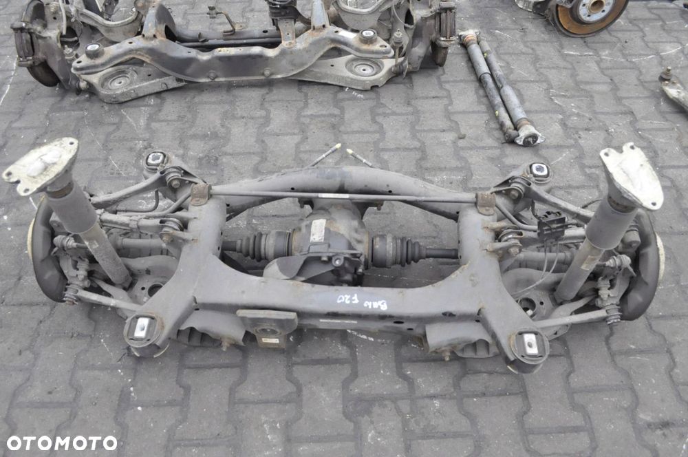 BMW F20 F21 2.0D ZAWIESZENIE BELKA TYŁ + PÓŁOSIE + MOST 7605587 2.93 - 1