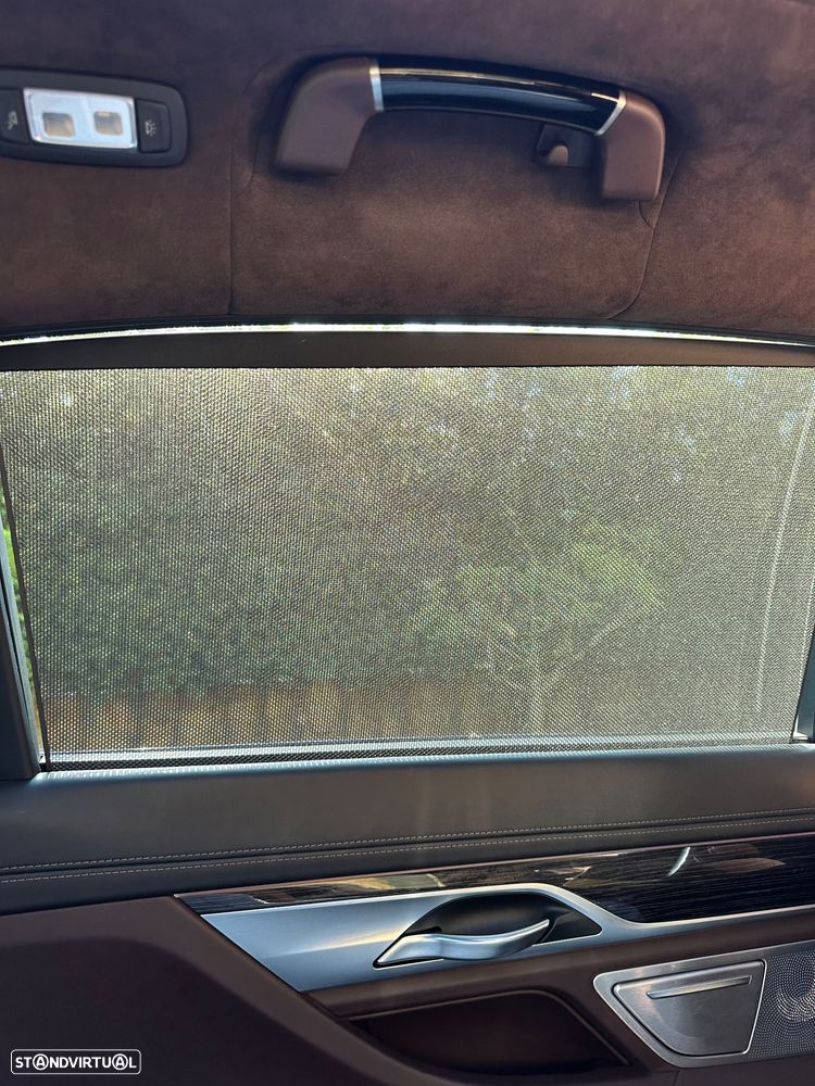BMW 740 Ld xDrive Pack M - 18