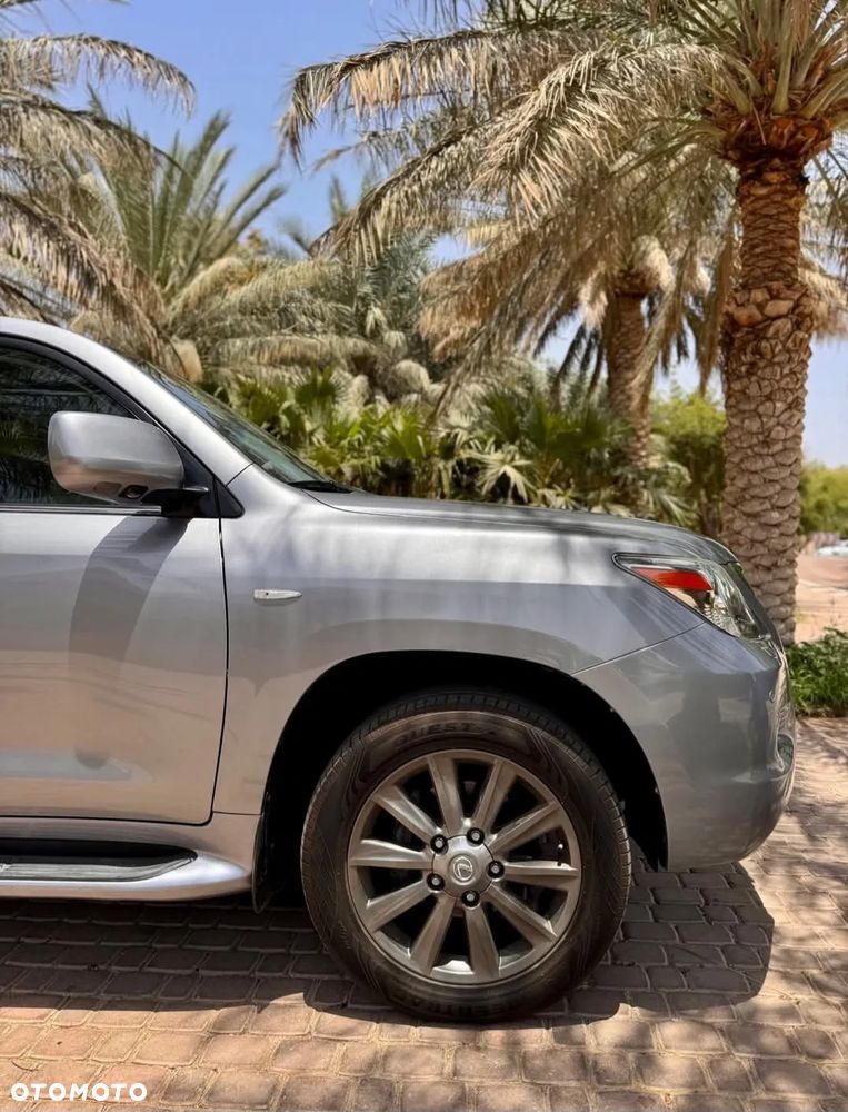 Lexus LX - 16