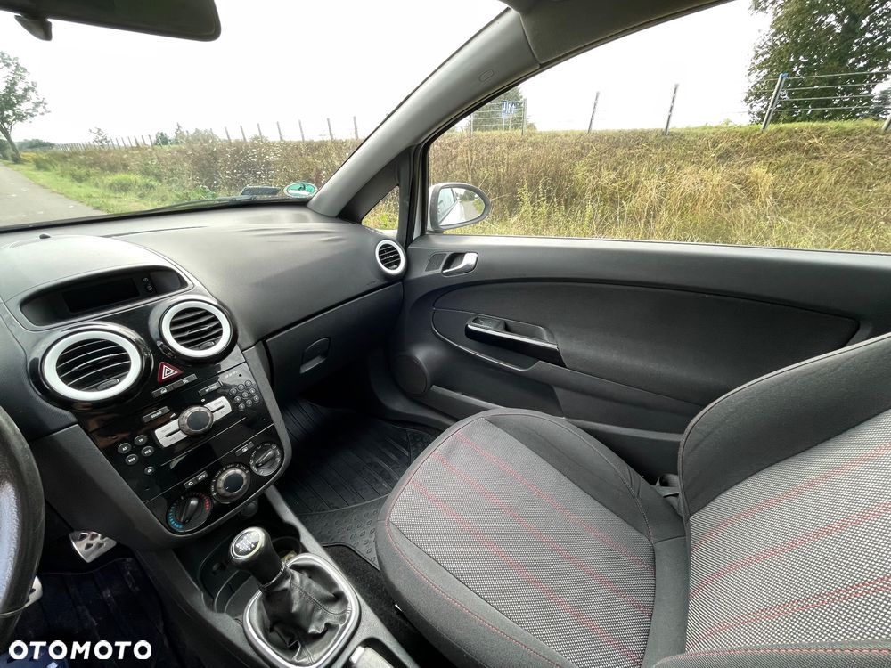 Opel Corsa 1.4 16V Sport - 13