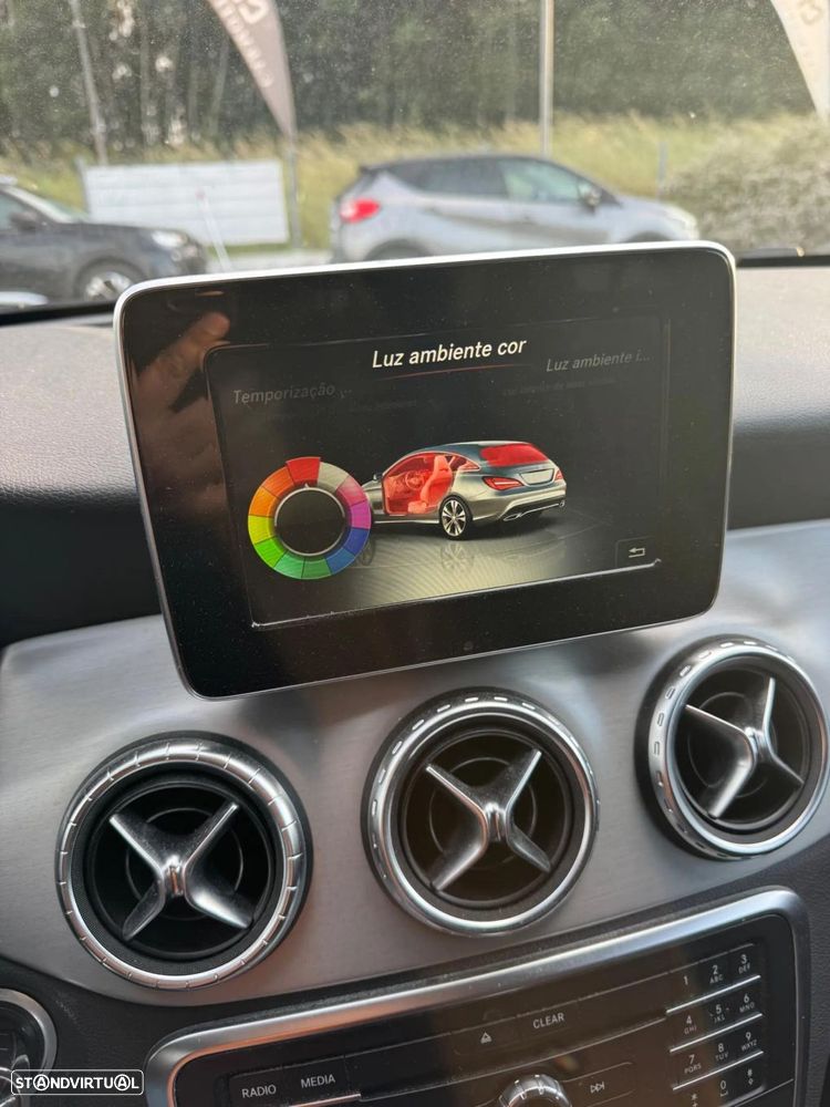Mercedes-Benz CLA 180 d Shooting Brake AMG Line - 6