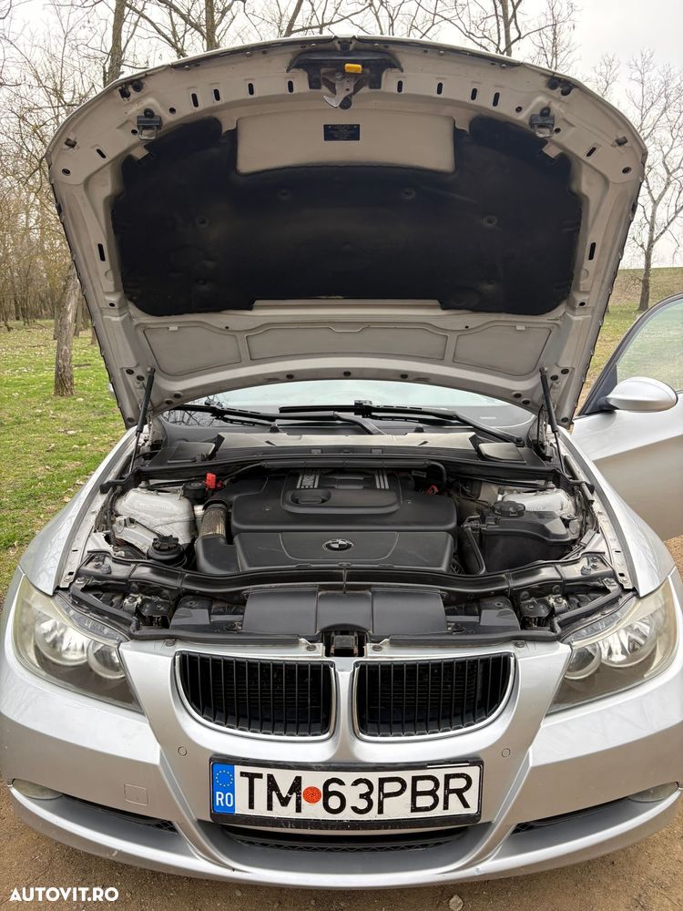 BMW Seria 3 320d - 12