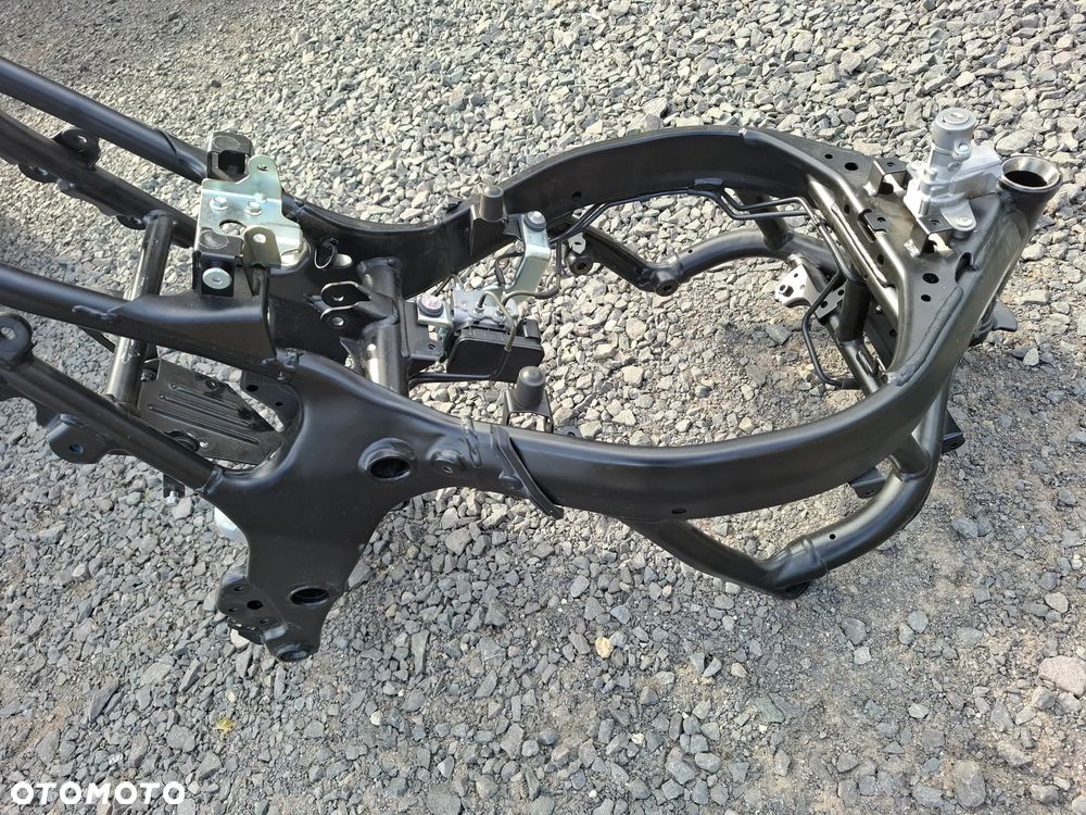 Suzuki GSXS 750 rama - 5