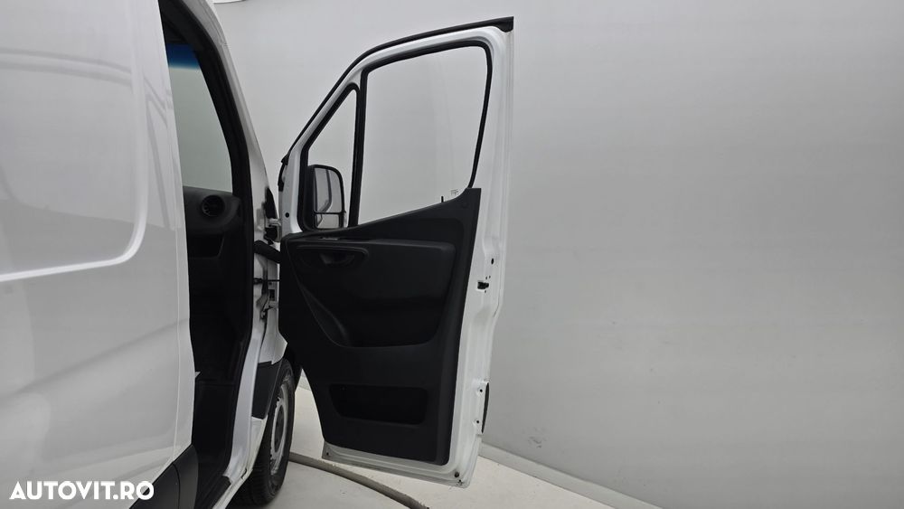 Mercedes-Benz Sprinter - 18
