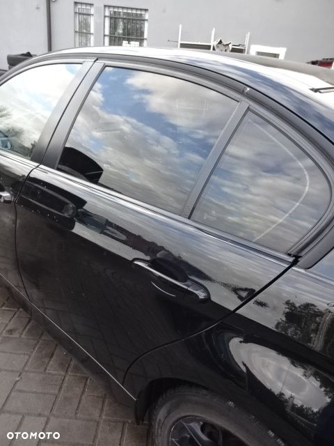 Lewe tylne drzwi BMW E90 Schwarz 2 668/9 - 1