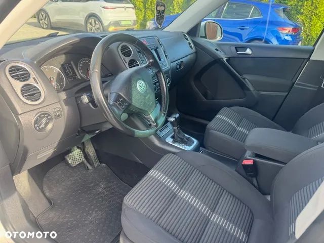 Volkswagen Tiguan - 11