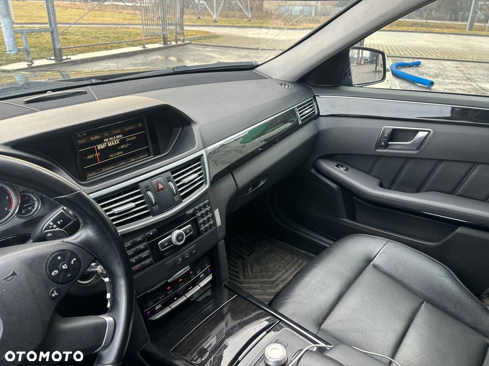 Mercedes-Benz Klasa E 220 CDI DPF BlueEFFICIENCY Automatik Avantgarde - 7
