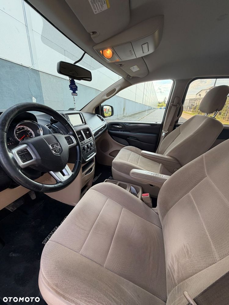 Dodge Grand Caravan - 7
