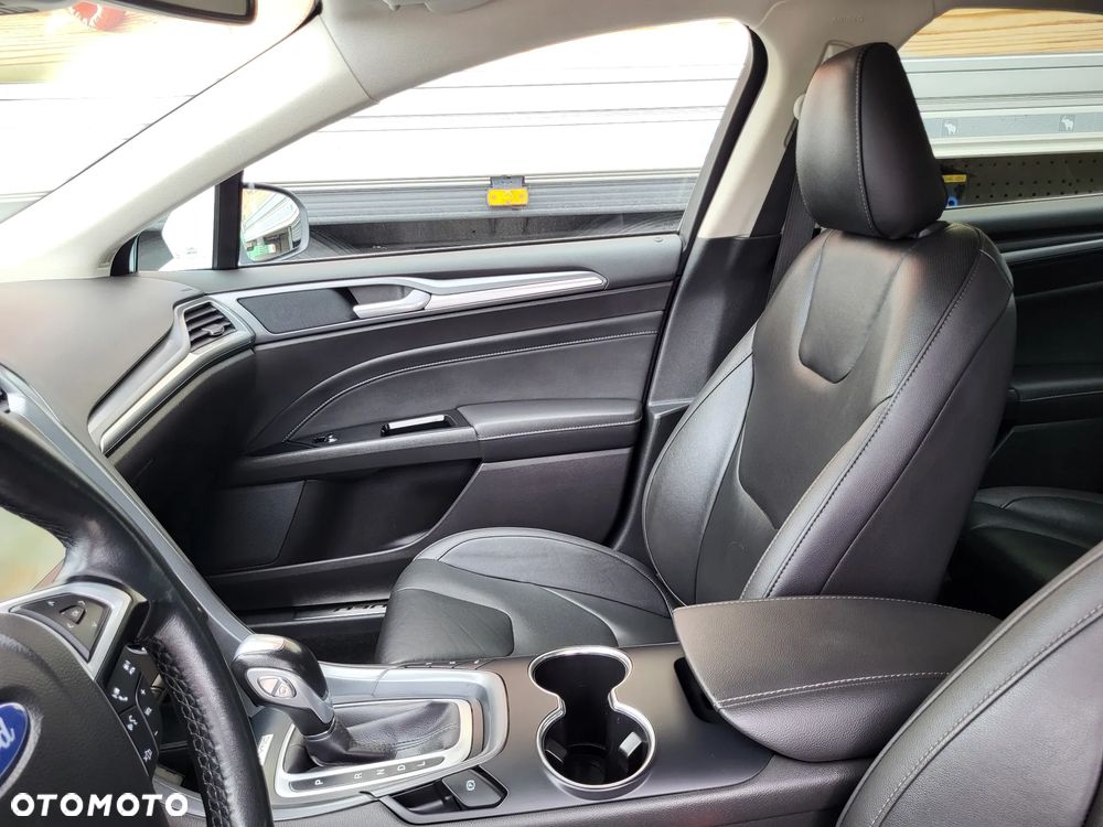 Ford Mondeo 2.0 Hybrid Titanium GPF - 24