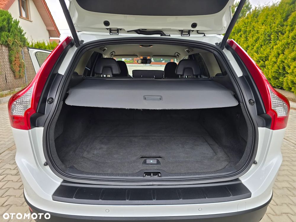 Volvo XC 60 D3 Momentum - 18