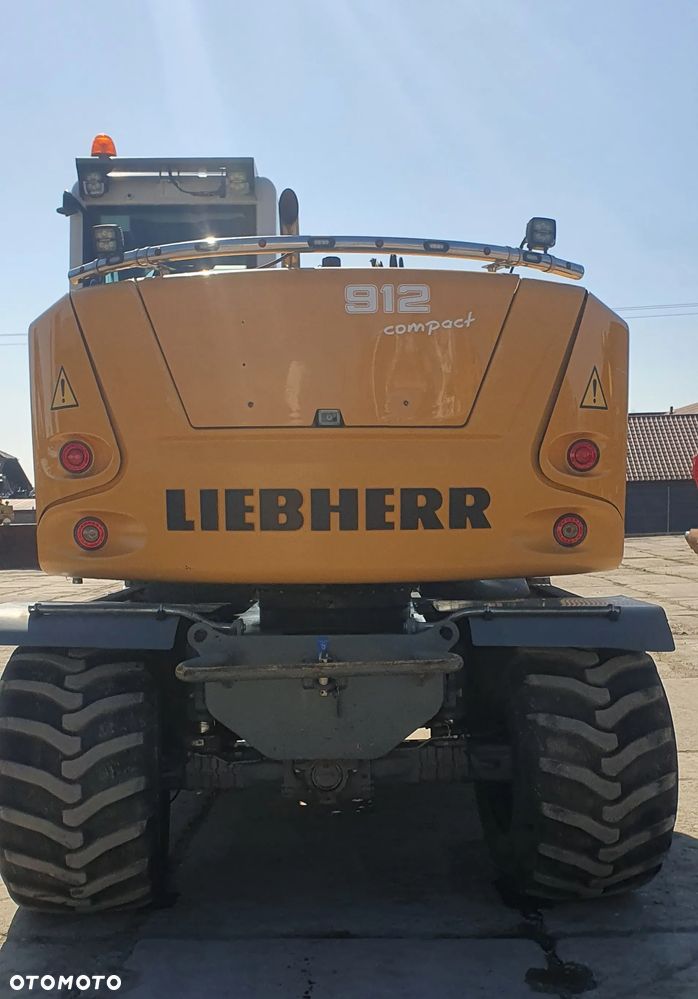 Liebherr A912 compact z rototiltem - 3