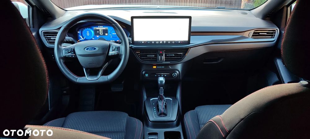 Ford Focus 1.0 EcoBoost Hybrid ST-LINE X - 25