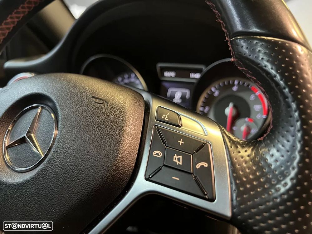 Mercedes-Benz GLA 200 d AMG Line - 25