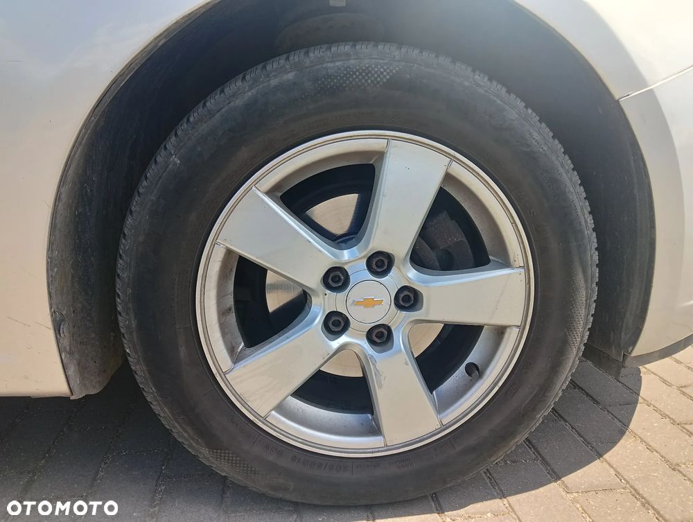 Chevrolet Cruze 1.6 LS+ - 13