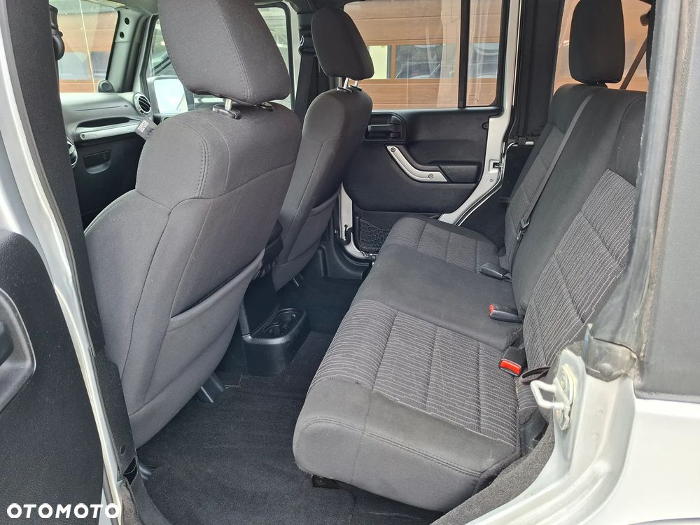 Jeep Wrangler Unlimited 3.6 Automatik Sahara - 8