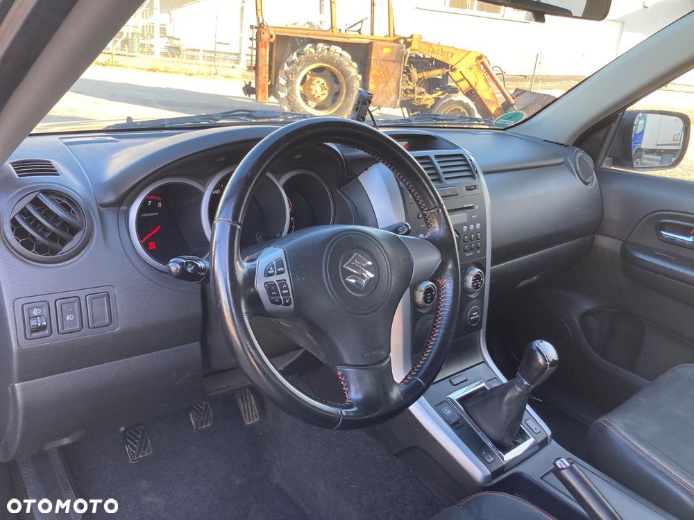 Suzuki Grand Vitara 1.6 Black&White - 5