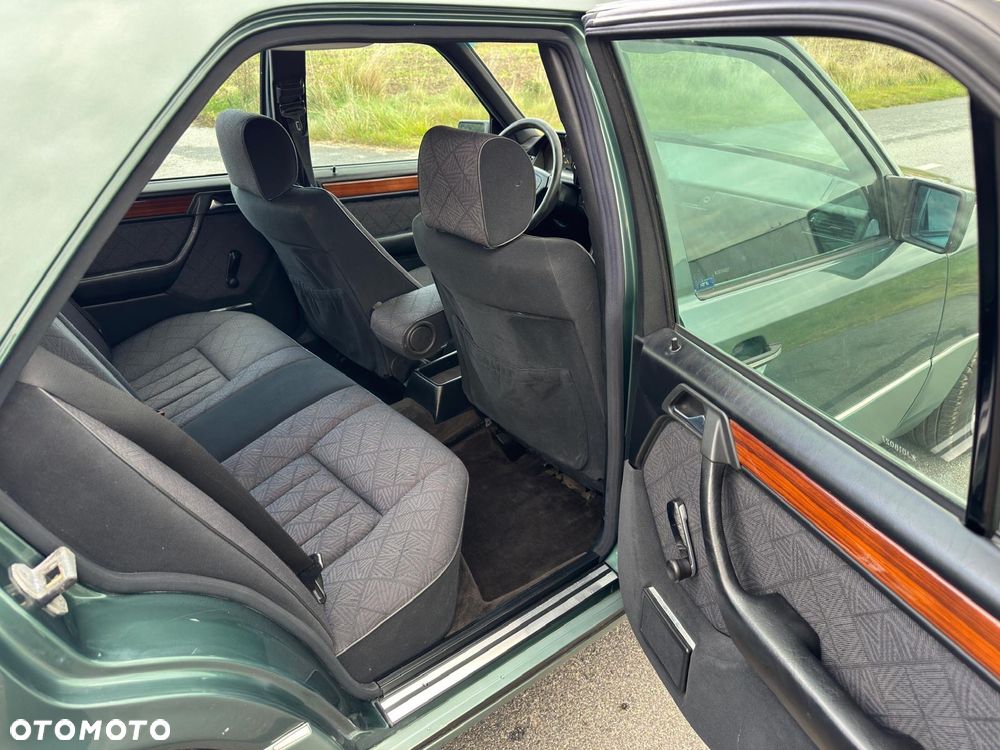 Mercedes-Benz W124 (1984-1993) - 11