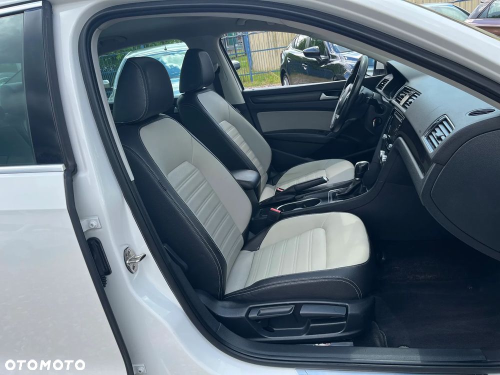 Volkswagen Passat - 31