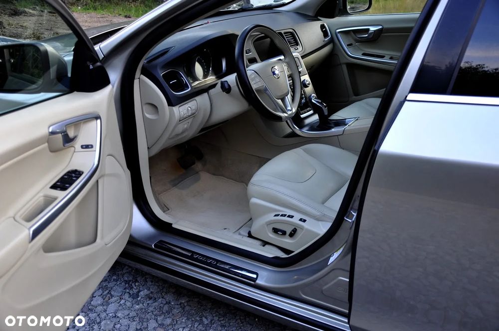 Volvo S60 T5 Geartronic Summum - 28