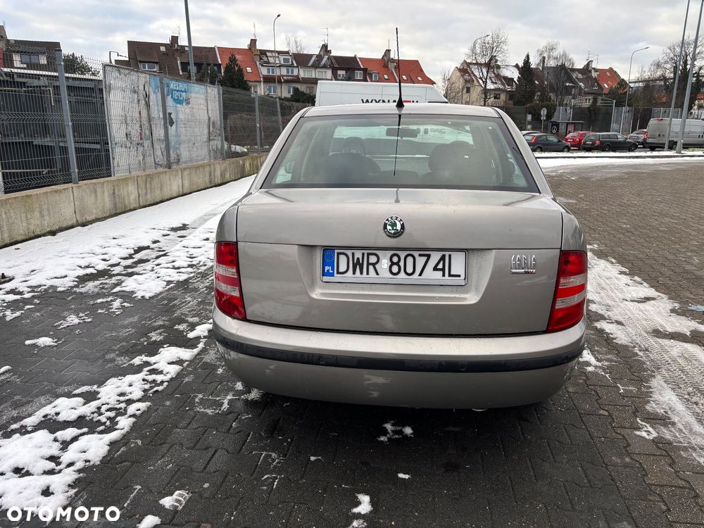 Skoda Fabia 1.4 16V Active - 4