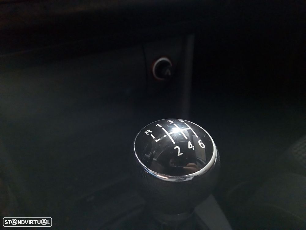 VW Touran 2.0 TDI Trendline 7L - 7