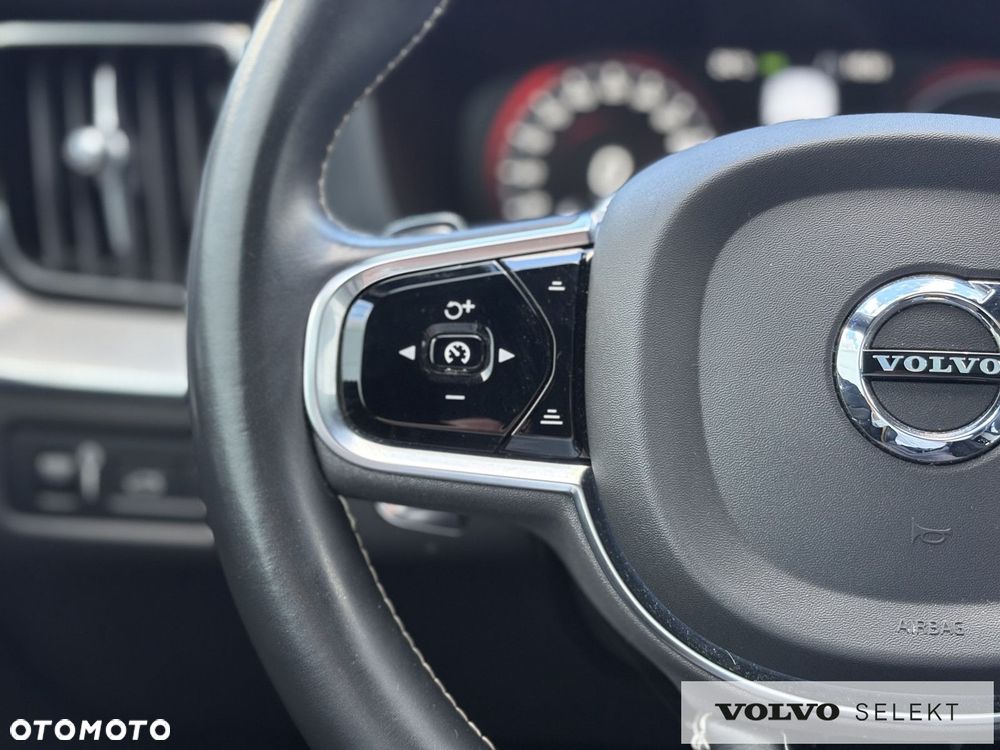 Volvo XC 60 - 8