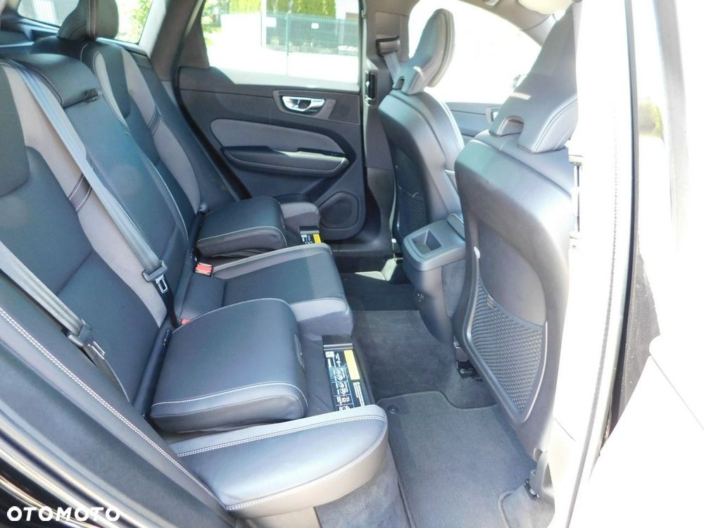 Volvo XC 60 B4 D R-Design - 12