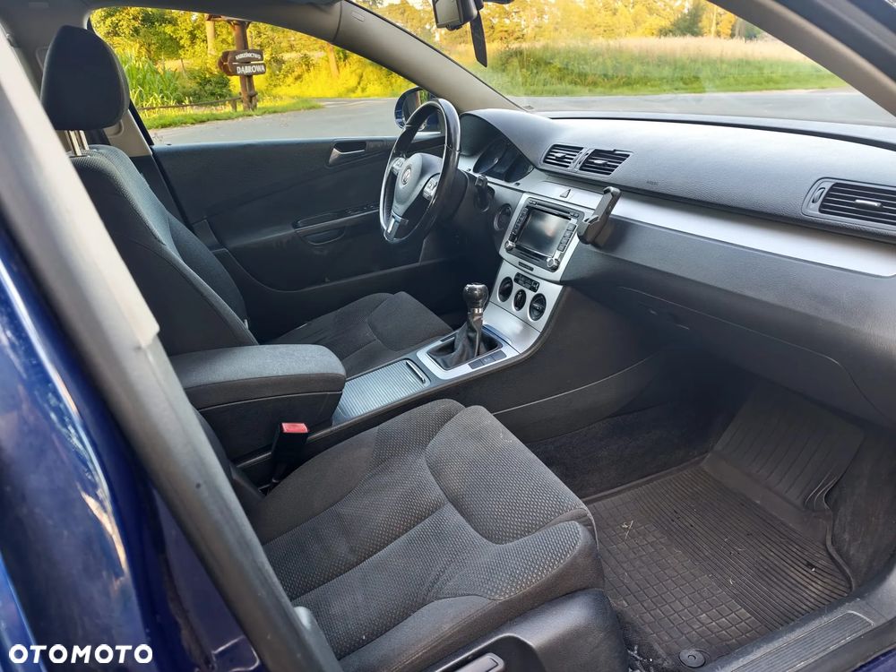 Volkswagen Passat 2.0 TDI Comfortline - 8