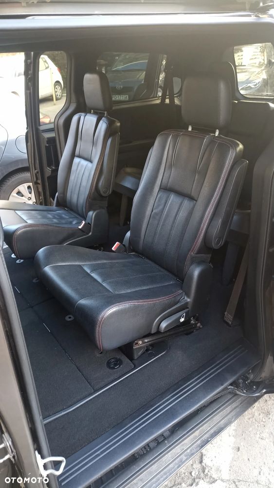 Dodge Grand Caravan 3.6 R/T - 16